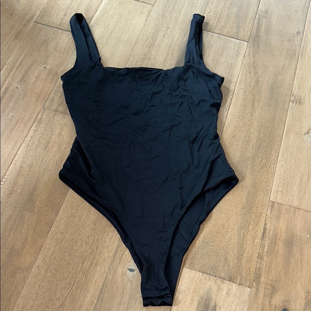 Shein new never woes body suit size M